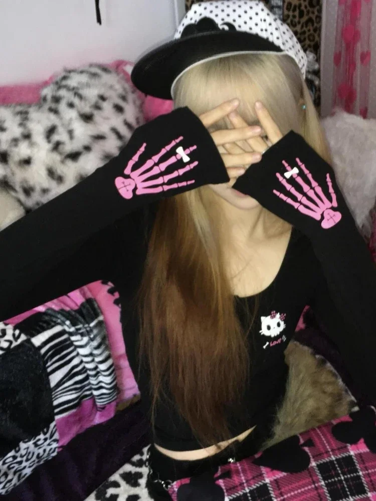 เสื้อยืดพิมพ์ลายการ์ตูนวินเทจ  - Vintage Y2K บทวิจารณ์และราคา