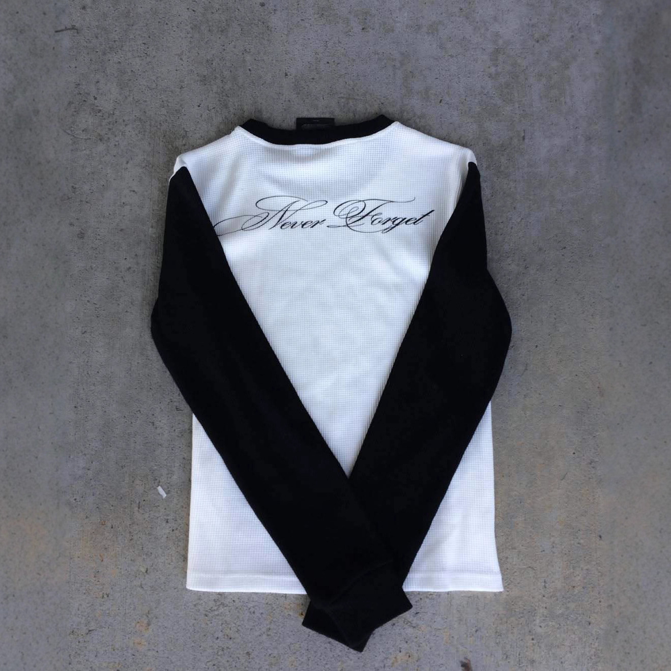 เสื้อยืดแขนยาวใหม่ สไตล์ดาร์กเ - Vintage Y2K บทวิจารณ์และราคา